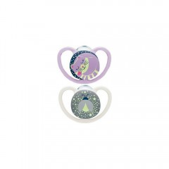 Nuk Ορθοδοντικές Πιπίλες Σιλικόνης για 6-18 μηνών Space με Θήκη Νυκτός Γάτα / Μέλισσα Μωβ / Λευκή 2τμχ (10730580) Nuk Ορθοδοντικές Πιπίλες Σιλικόνης για 6-18 μηνών Space με Θήκη Νυκτός Γάτα / Μέλισσα Μωβ / Λευκή 2τμχ (10730580)