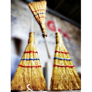 Λαμπάδα Κέρινη Σκούπα 29cm (002608) Λαμπάδα Κέρινη Σκούπα 29cm (002608)