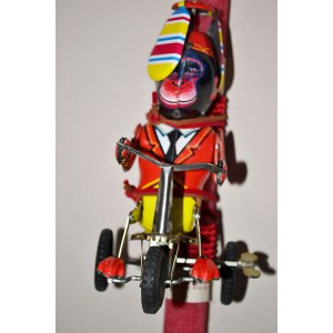 Χειροποίητη Αρωματική Λαμπάδα με Κουρδιστό Παιχνίδι Πίθηκος (2023088) Χειροποίητη Αρωματική Λαμπάδα με Κουρδιστό Παιχνίδι Πίθηκος (2023088)