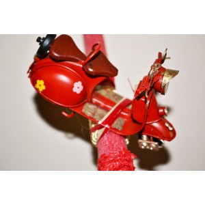 Χειροποίητη Αρωματική Λαμπάδα Με Μεταλλική Vintage Κόκκινη Βέσπα (2023170) Χειροποίητη Αρωματική Λαμπάδα Με Μεταλλική Vintage Κόκκινη Βέσπα (2023170)