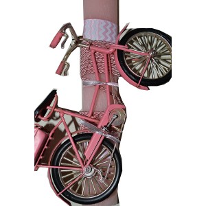 Χειροποίητη Αρωματική Λαμπάδα Με Μεταλλικό Ροζ Ποδήλατο (2024068) Χειροποίητη Αρωματική Λαμπάδα Με Μεταλλικό Ροζ Ποδήλατο (2024068)