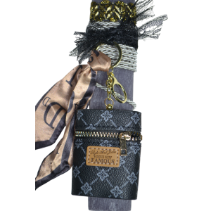 Χειροποίητη Αρωματική Λαμπάδα Με Μπρελόκ πορτοφολάκι Black Famous (2026110)