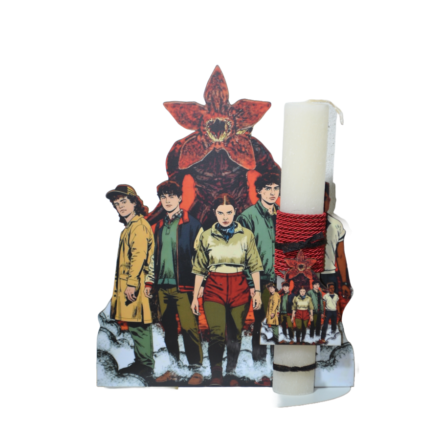 Χειροποίητη Αρωματική Λαμπάδα Με stranger things σε ξύλινη Διακοσμητική Βάση (2026156)