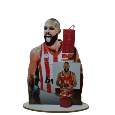 Χειροποίητη Αρωματική Λαμπάδα Με τον κόκκινο σκόρερ  σε ξύλινη Διακοσμητική Βάση (2026165)