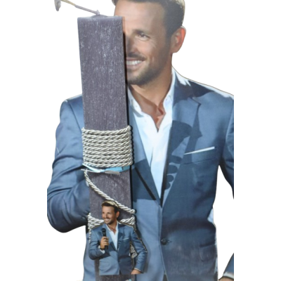 Χειροποίητη Αρωματική Λαμπάδα Με τον Διάσημο Τραγουδιστή σε Διακοσμητική Βάση (2026200) Χειροποίητη Αρωματική Λαμπάδα Με τον Διάσημο Τραγουδιστή σε Διακοσμητική Βάση (2026200)