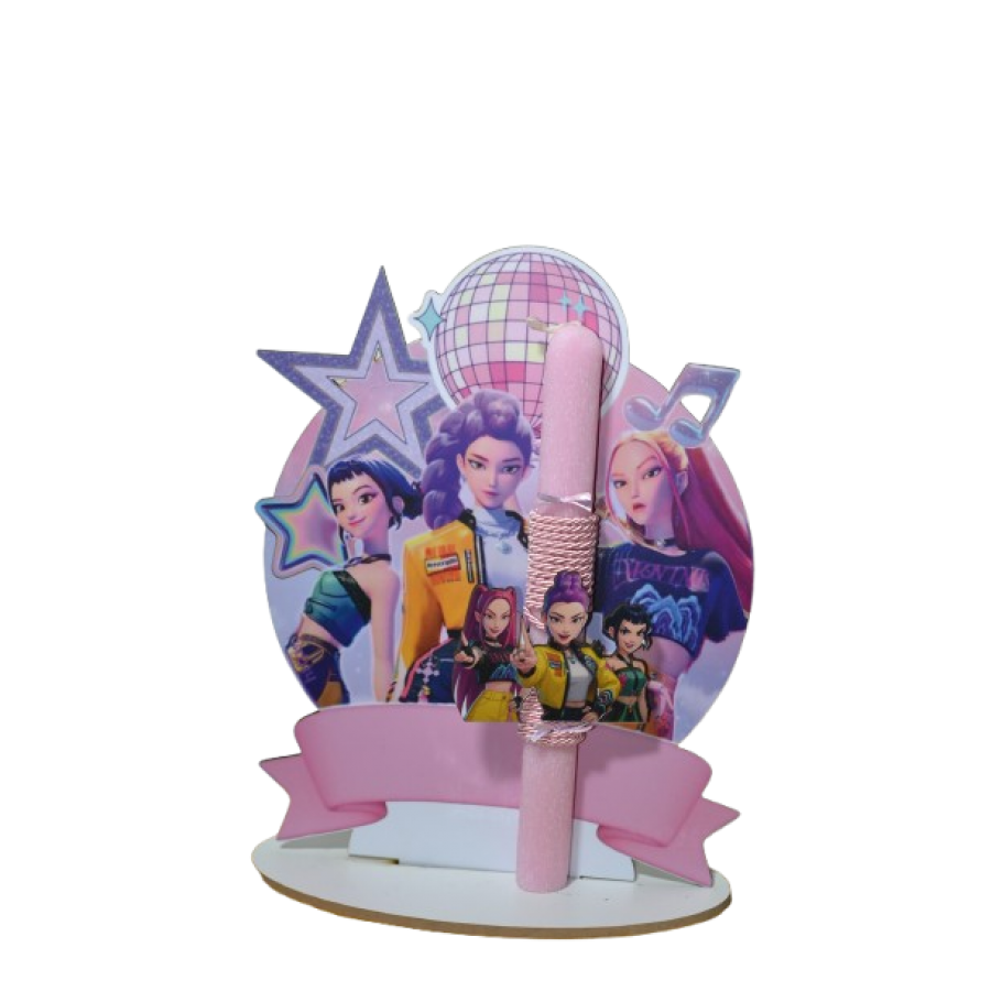 Χειροποίητη Αρωματική Λαμπάδα Με τo Διάσημo Group Huntrix σε Διακοσμητική Βάση (2026245) Χειροποίητη Αρωματική Λαμπάδα Με τo Διάσημo Group Huntrix σε Διακοσμητική Βάση (2026245)