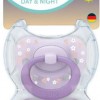 Nuk First Choice Classic Ορθοδοντικές Πιπίλες Σιλικόνης Νυκτός με Θήκη Μωβ για 18-36 μηνών 2τμχ (10177264) Nuk First Choice Classic Ορθοδοντικές Πιπίλες Σιλικόνης Νυκτός με Θήκη Μωβ για 18-36 μηνών 2τμχ (10177264)