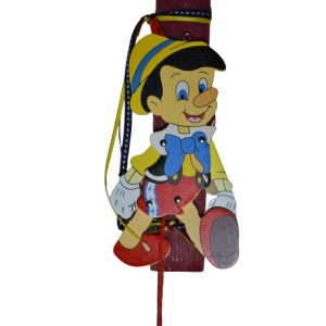 Χειροποίητη Αρωματική Λαμπάδα Με ξύλινη Μαριονέτα Πινόκιο (2025010) Χειροποίητη Αρωματική Λαμπάδα Με ξύλινη Μαριονέτα Πινόκιο (2025010)