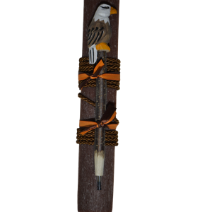 Χειροποίητη Αρωματική Λαμπάδα Με Σκαλιστό Στυλό Αετό (2025018) Χειροποίητη Αρωματική Λαμπάδα Με Σκαλιστό Στυλό Αετό (2025018)