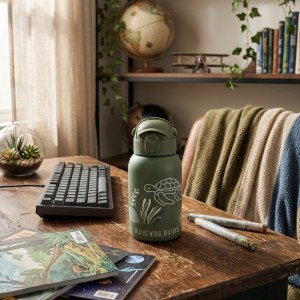 Abo Ανοξείδωτο Μπουκάλι-Θερμός 350ml – IN A FAST WORLD BE A TURTLE (314003) Abo Ανοξείδωτο Μπουκάλι-Θερμός 350ml – IN A FAST WORLD BE A TURTLE (314003)