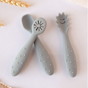 Kiokids Σετ Κουταλάκια Σιλικόνης Αυτοσίτισης Γκρι 6+Μ.3τμχ. (4160) Kiokids Σετ Κουταλάκια Σιλικόνης Αυτοσίτισης Γκρι 6+Μ.3τμχ. (4160)