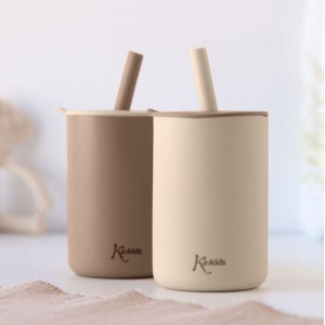 Kiokids Σετ Ποτήρια Σιλικόνης με Καλαμάκι 180ml Μπεζ (4255) Kiokids Σετ Ποτήρια Σιλικόνης με Καλαμάκι 180ml Μπεζ (4255)