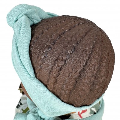 Nines D'Onil: Alika με πολύχρωμο φόρεμα και μωρό σε μάρσιπο - 40 εκ. (NDO-3770)