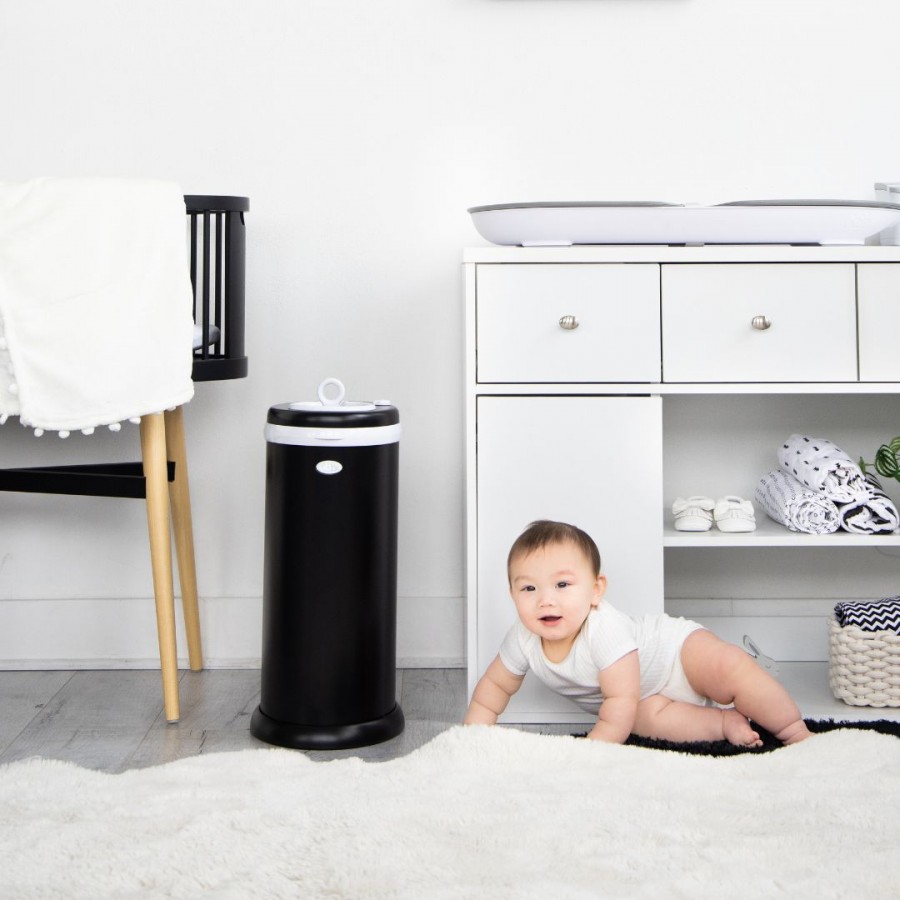 Ubbi: Κάδος για πάνες από ατσάλι με κλειδαριά ασφαλείας- Matte Black (UB-10039)